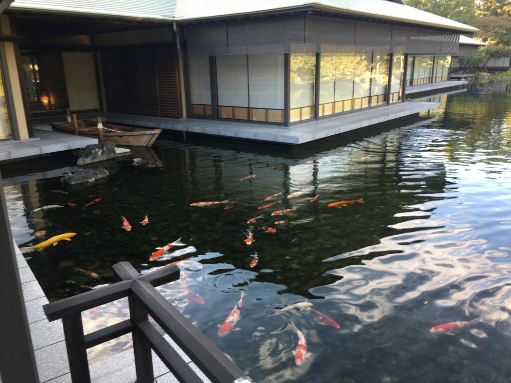 毎月、月初めには京都に仕入れに足を運びます。何度行っても、その良さは変わりませんネ！
　京都迎賓館の風景です